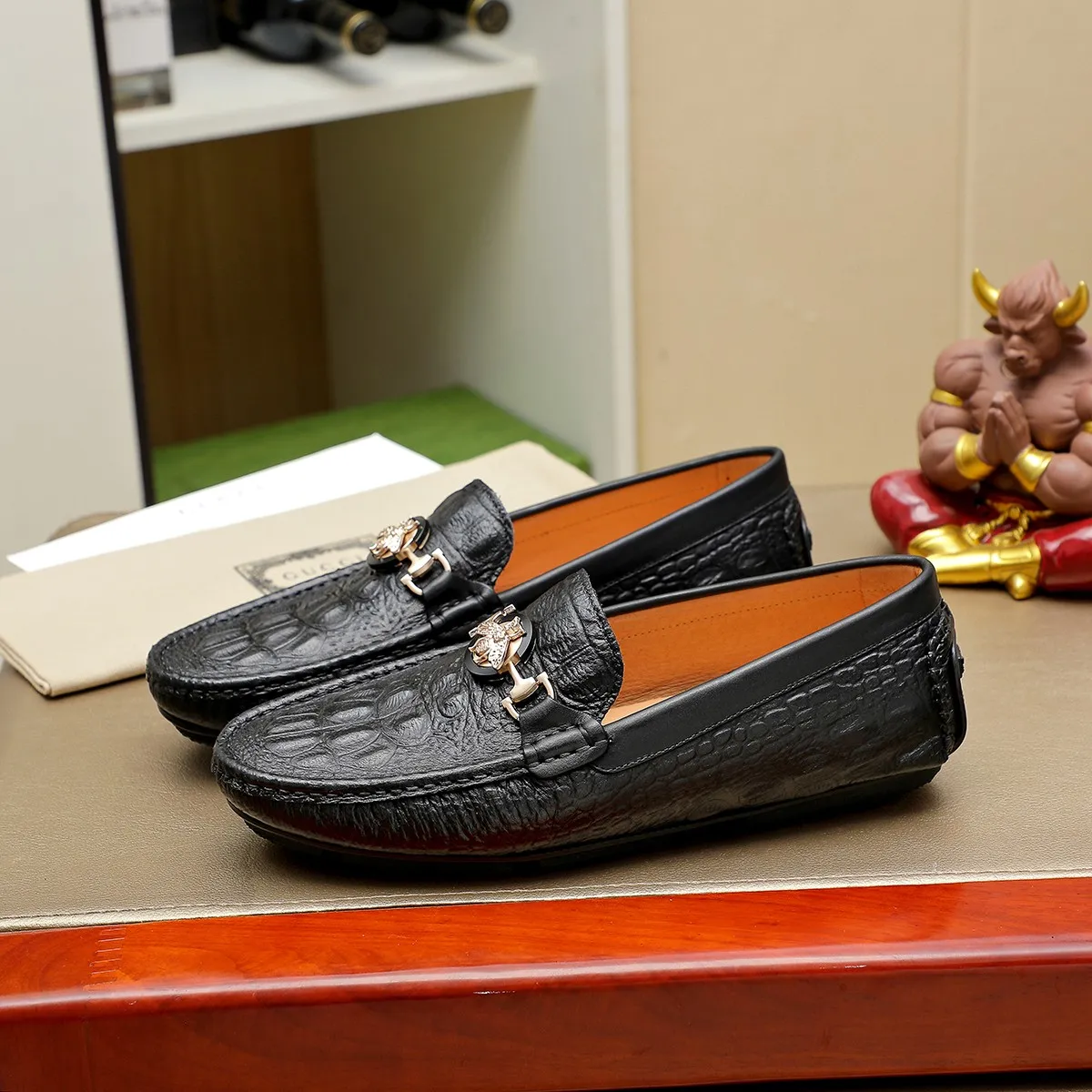Men's shoes 💰360💰💰GUCCI Gucci official website synchronizes the latest model 🛃The upper is made of imported cowhide, 🐷leather lining, rubber outsole, 🎩🎩top-notch handcrafted workmanship with fine stitches and threads🔍definitely satisfy those perfectionist men who pursue high luxury quality 👏 Colors available! Code number 38-45 Large quantity in stock